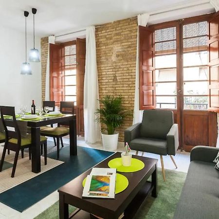 Spacious, Bright Apartment Next To The Old Town Walencja Zewnętrze zdjęcie